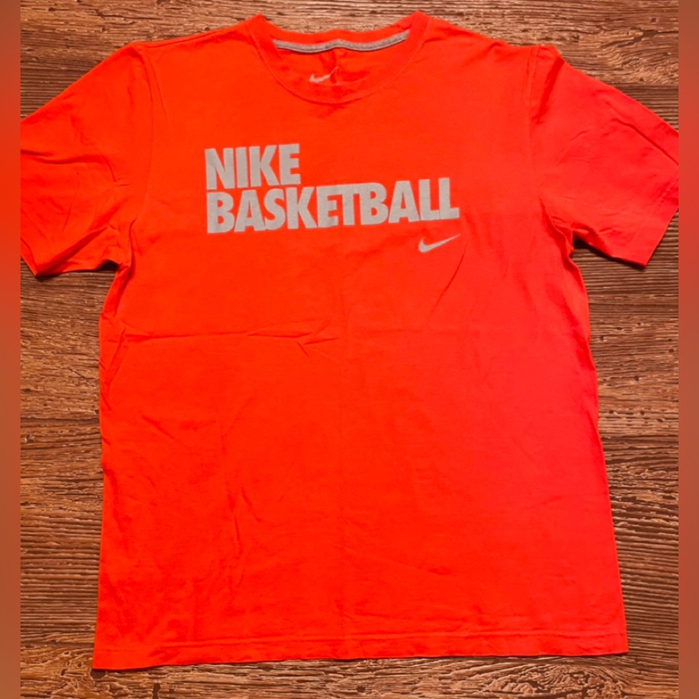 Nike mens large Basketball T-Shirt